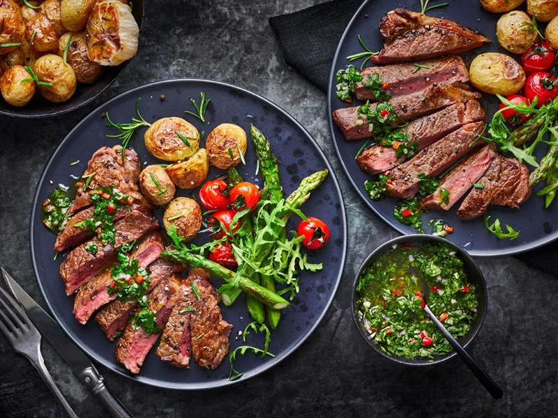 肋眼牛排佐阿根廷青醬