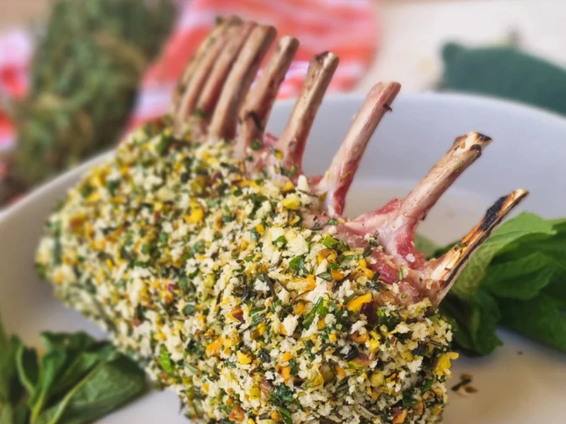 帕馬森起司開心果脆皮羊肩排